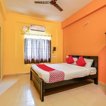 Hotel OYO 70286 Svr Grand Hyderabad Exterior foto