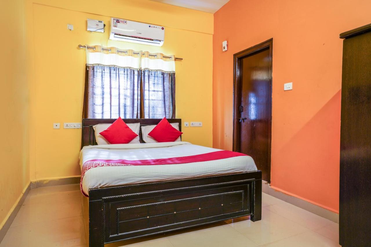Hotel OYO 70286 Svr Grand Hyderabad Exterior foto
