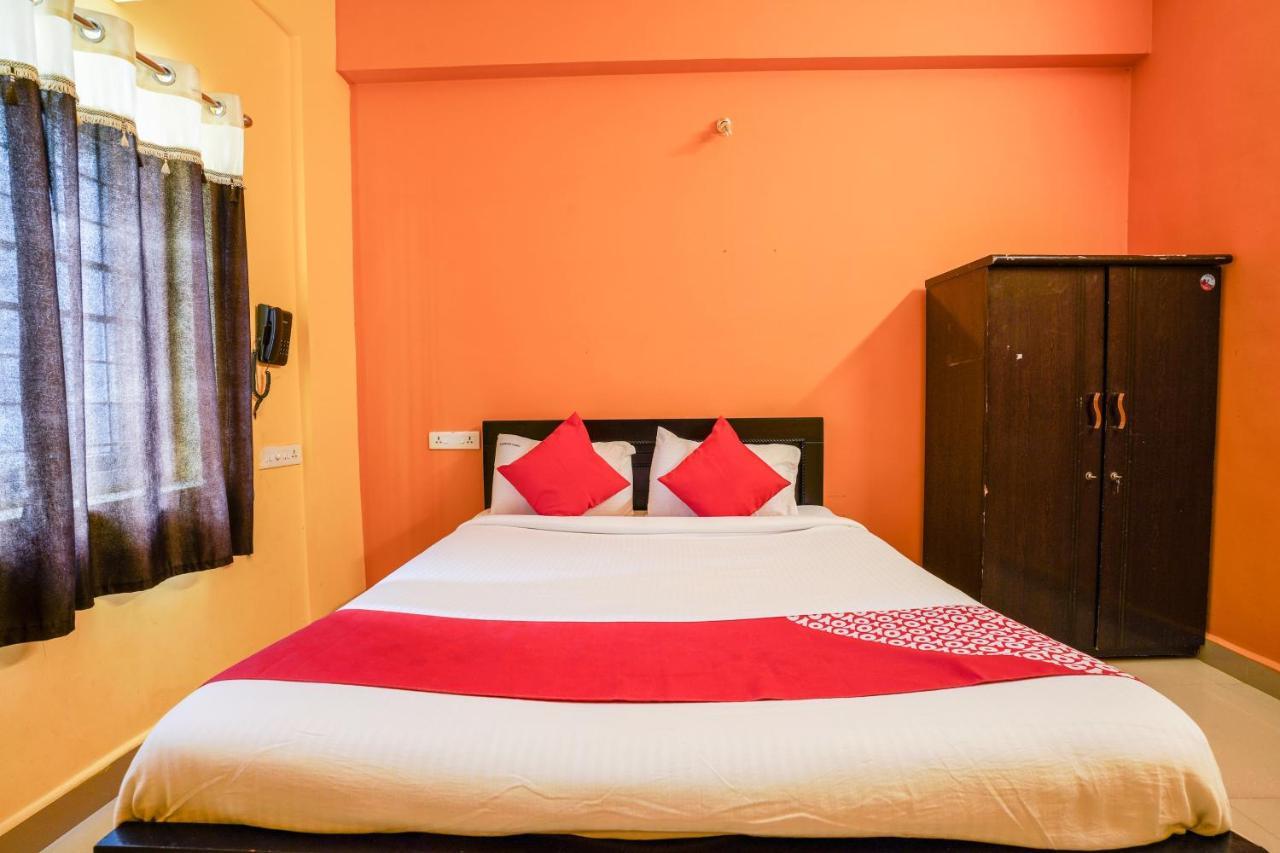 Hotel OYO 70286 Svr Grand Hyderabad Exterior foto
